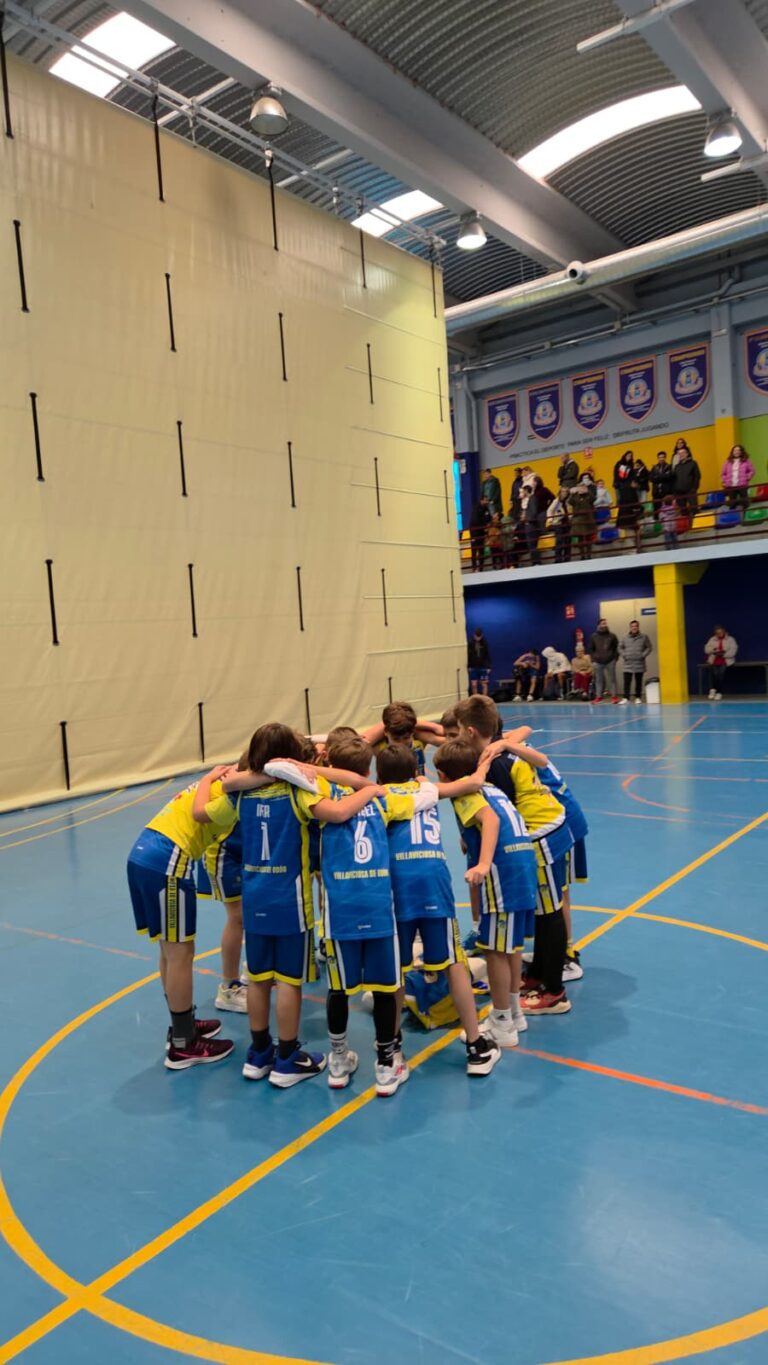 Benjamín Masculino Arroyomolinos C.B. 42-73 ABVO Azul