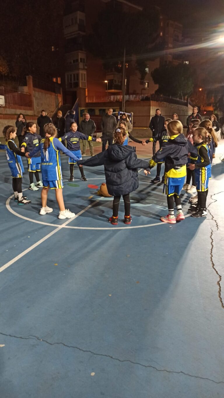 Benjamín femenino Colegio Menesiano 55-19 ABVO Azul