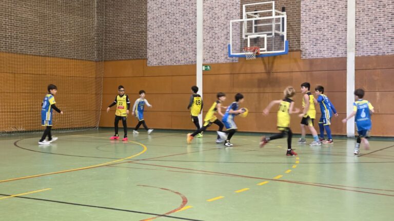 Benjamín Masculino Distrito Carabanchel 70-43 ABVO Azul