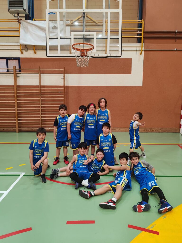 Benjamín Masculino CB Navalcarnero 52–54 ABVO Blanco
