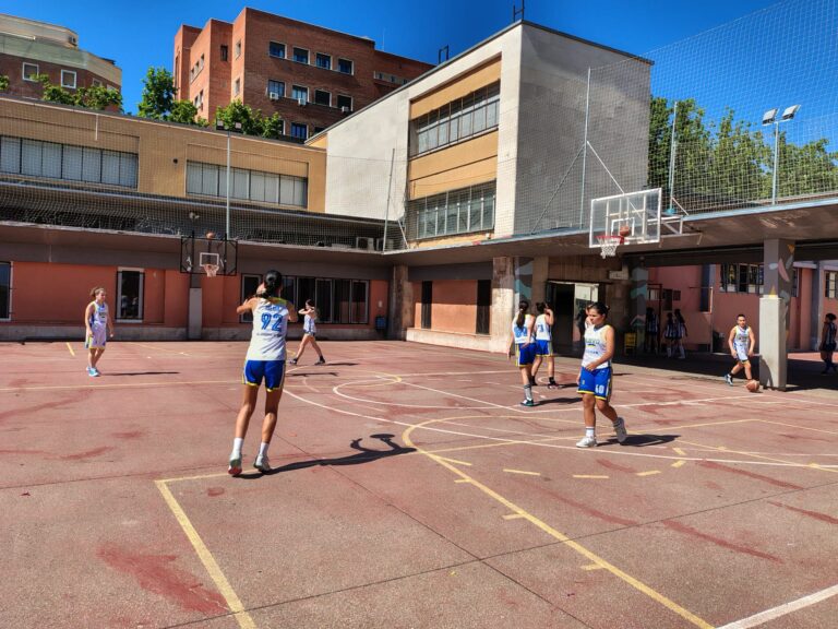 Infantil Femenino Atocha Olímpico 64 38-44 ABVO